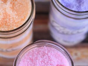  أملاح الاستحمام الملونة