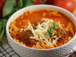 حساء اللازانيا