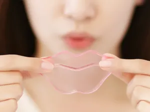احصلي على شفاه نضرة وجذابة في 5 دقائق