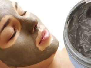 قناع الطين لتجديد النضارة