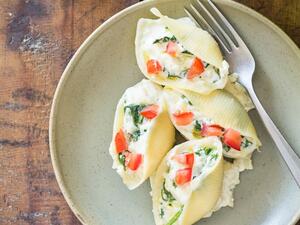 معكرونة محشوة بالسبانخ والريكوتا