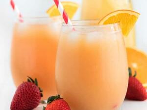 شراب البرتقال المنعش بالفراولة والاناناس