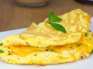 عجة البيض السريعة مع الجبن