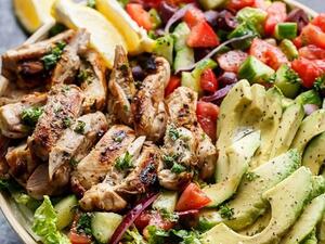 سلطة الدجاج بالليمون