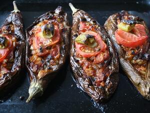 الباذنجان المحشي على الطريقة التركية