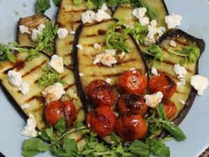 سلطة الباذنجان بالجبن 