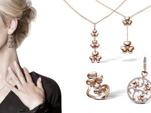 مجوهرات ذهبية من مجموعة زهرة الخلود