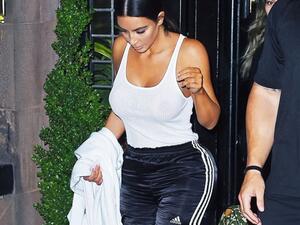 كيم وهي تخرج من النادي الرياضي