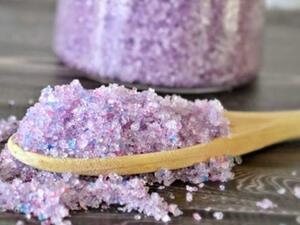 اصنعيه بنفسك: مقشر اللافندر والملح بالفانيلا