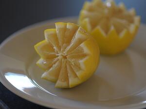 لماذا يجب أن تضع شرائح الليمون بالقرب من سريرك؟ لماذا يجب أن تضع شرائح الليمون بالقرب من سريرك؟