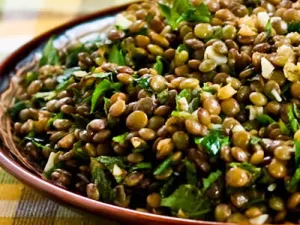 سلطة العدس اللبنانية