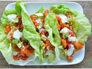 لفائف الخس بقطع الدجاج