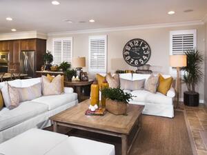 مهما كانت مساحة الغرفة يجب ان يكون الاثاث متناسقا معها مهما كانت مساحة الغرفة يجب ان يكون الاثاث متناسقا معها