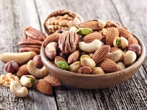 فوائد المكسرات عديدة ولكن نقعها له فوائد أكثر