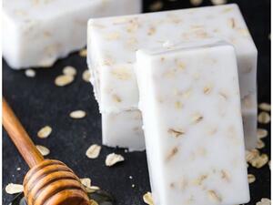 صابون العسل والشوفان وماء الورد