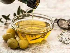 كيفية استخدام زيت الزيتون للإمساك؟