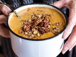 حساء جوز الهند واليقطين