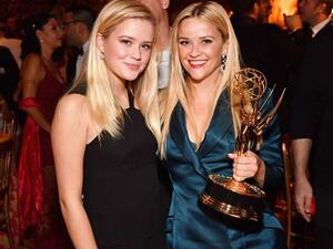 ريس ويذرسبون أم لثلاثة أطفال وربة منزل وممثلة حائزة على جوائز عالمية ريس ويذرسبون أم لثلاثة أطفال وربة منزل وممثلة حائزة على جوائز عالمية