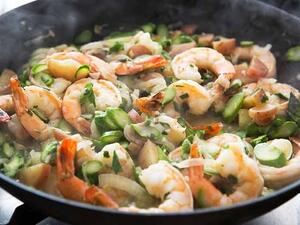 طاجن الروبيان بالهليون