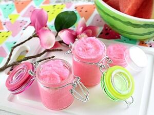 جميلة البوابة: أفضل مرطب صيفي للشفاه