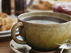 كوب شاي اخضر منعش 