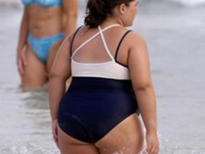 السباحة يمكن أن تقلل من مخاطر السمنة على الصحة