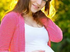 تبيّن أن النساء اللواتي أنجبن بداية في سن بين 13 و19 عاماً، زاد لديهن خطر الإصابة بالسمنة، بنسبة 32 بالمائة، مقارنة باللواتي أنجبن أول مولود في سن العشرين