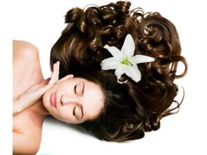 المرأة دائمة البحث عن وصفاتٍ لتطويل الشعر وتكثيفهِ؛