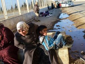 Refugees near the Syrian border in Kilis, Turkey. (Bulent Kilic/ AFP)