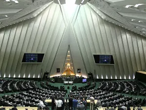 الحكومة الإيرانية خصصت أموالا لبناء وحدتين جديدتين لتوليد الطاقة في محطة "بوشهر" الكهرذرية