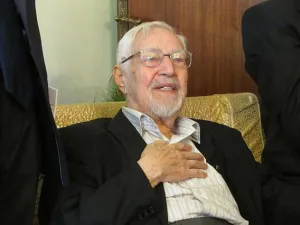 Yazdi became one of Iran's best known dissidents (Wikimedia Commons)
