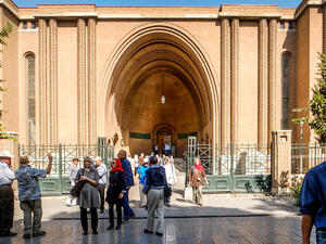 Iran issues electronic Visas for foreign tourists in 110 domestic and international airports. (Shutterstock)