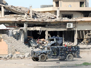 The UN has warned that about 600,000 people remain in the areas of west Mosul held by Daesh, including 400,000 who are "trapped" in the Old City under siege-like conditions. (AFP)

