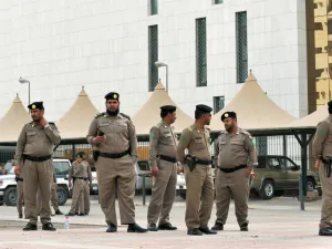 عناصر من الأمن السعودي