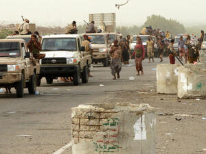 Yemeni pro-government forces arrive in al-Durayhimi district, about nine kilometres south of Hudaydah international airport. (AFP)