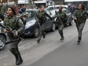 Israeli security forces search area (AFP/File Photo)	