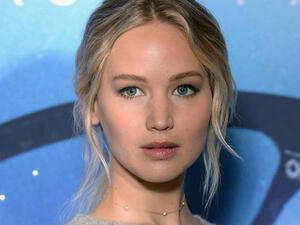 Jennifer Lawrence's friends would never speak to her again if she adopted a method acting approach (Source: jenniferlawrence.daily / Instagram )