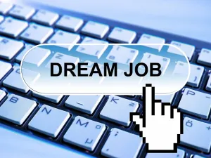 The candidate will need to stay at luxury resorts and share experience on social media. (Pixabay)