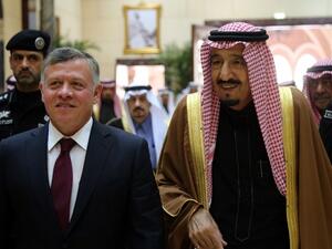Jordanian King Abdullah II and Saudi King Salman bin Abdulaziz in Riyadh (AFP/ File Photo)
