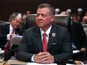 Jordan's King Abdullah attends session with group of Dutch officials and NGO representatives specialised in anti-extremism and terrorism; he stressed on cooperation to win battle against terrorism. (AFP/ File Photo)