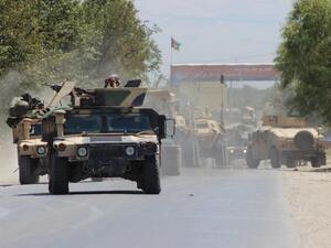Afghan security forces head into combat with Taliban militants in the Charkhab area of northeastern Kunduz province on August 20, 2016. (AFP/Bashir Khan Safi)