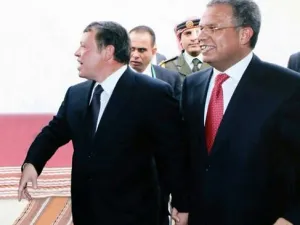 العاهل الاردني الملك عبدالله الثاني والسفير الليبي السابق محمد البرغثي 