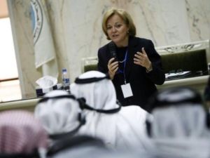 قتل السفير الاميركي السابق في هجوم تحملت الحماية جزءا من المسؤولية 