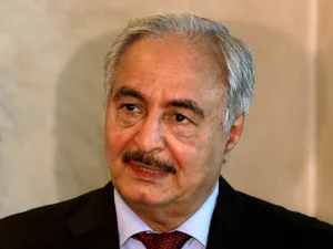 القائد العام للجيش الليبي التابع لمجلس النواب المشير خليفة حفتر 