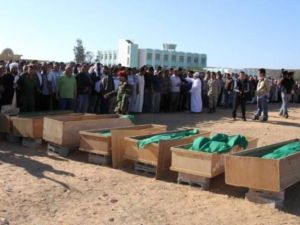 ليبيون يشيعون ضحايا قصف قوات الناتو على البريقة