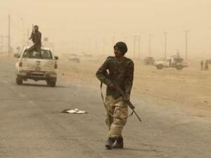 ثوار ليبيون غند المدخل الغربي لبلدة اجدابيا