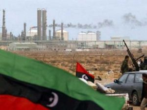 فرض حالة "القوة القاهرة" بالموانئ البحرية كونها تحولت إلى "بؤر" لتهريب النفط ومشتقاته