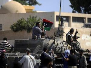 السكان لا يستطيعون الخروج من منازلهم في طرابلس بسبب إطلاق النار المتواصل