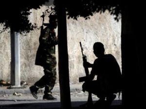 عناصر من المعارضة الليبية المسلحة في قلب العاصمة طرابلس