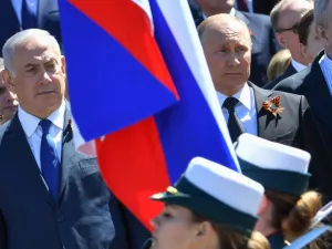Russian President Vladimir Putin and Israeli Prime Minister Benjamin Netanyahu each talking but sticking to firm positions. (AFP File Photo) 